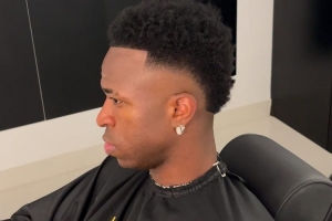 帅气迎接关键战⚽️维尼修斯新发型备战欧冠